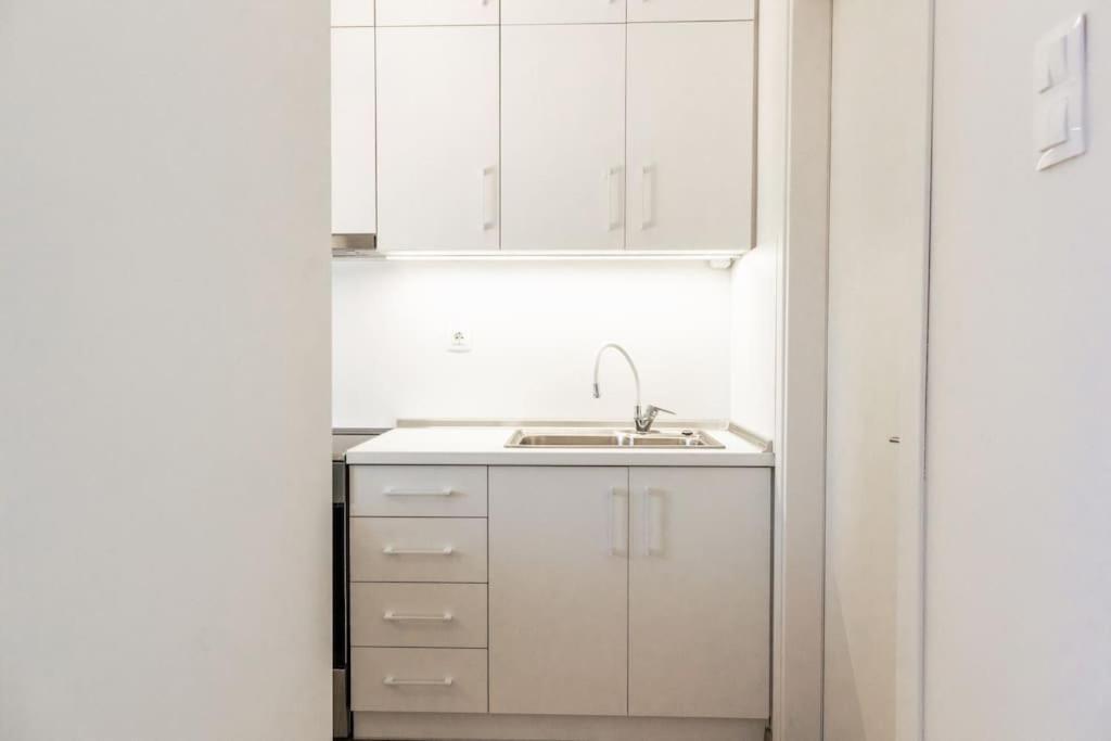 Cozy Studio In The Heart Of City كوموتيني المظهر الخارجي الصورة