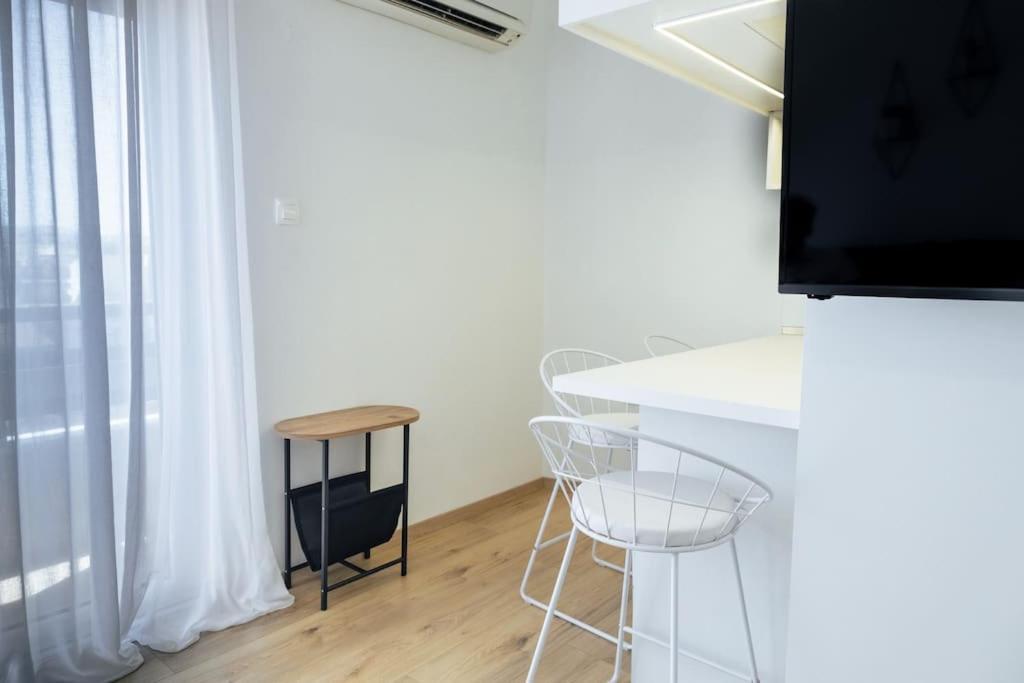 Cozy Studio In The Heart Of City كوموتيني المظهر الخارجي الصورة