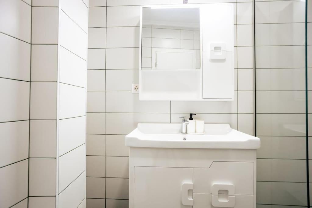 Cozy Studio In The Heart Of City كوموتيني المظهر الخارجي الصورة